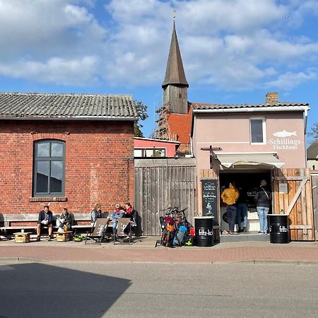 Reetferienhaus - Schaprode Hafen Buitenkant foto