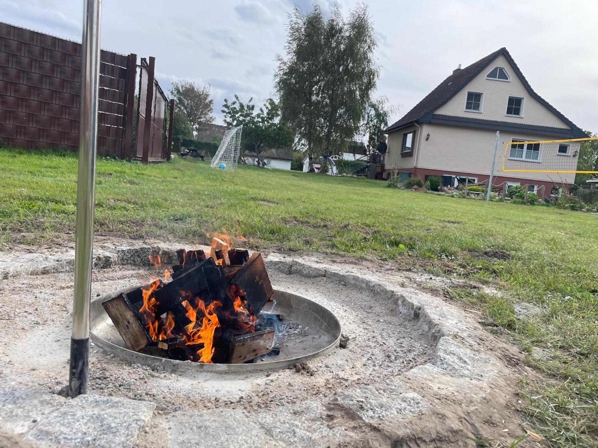 Reetferienhaus - Schaprode Hafen Buitenkant foto
