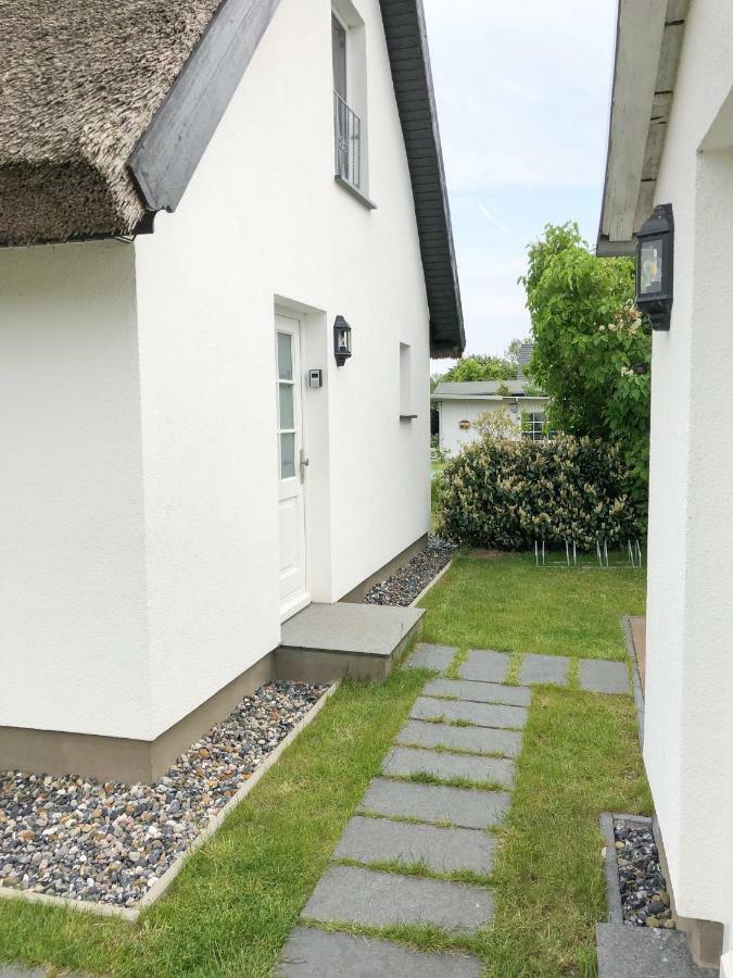 Reetferienhaus - Schaprode Hafen Buitenkant foto